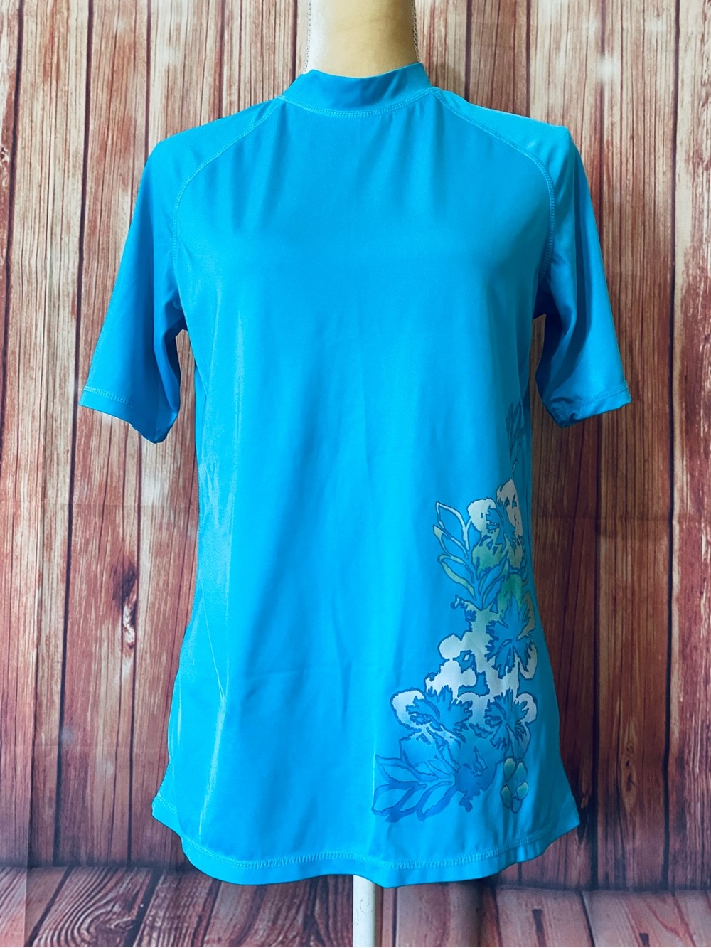 Women’s Large Beach Shirt Okanu Blue Floral Short Sleeves Silky Stretch